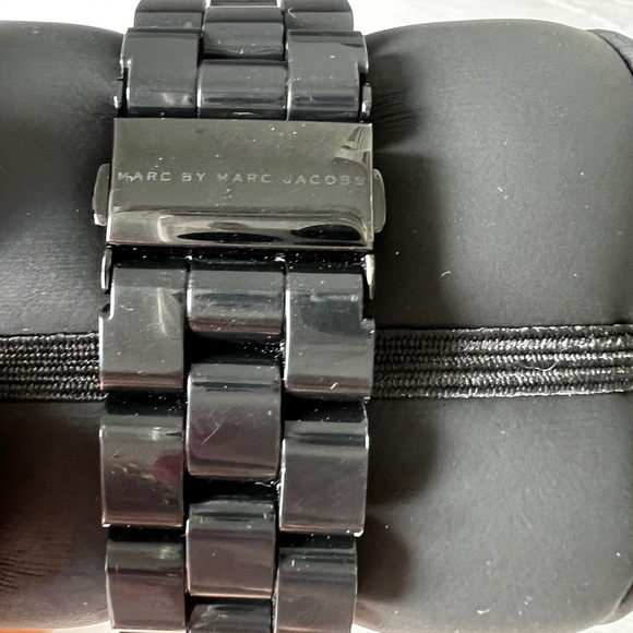 Marc by Marc Jacobs Henry Skeleton Dial Black Plastic Ladies Watch Timepiece - Picture 8 of 10